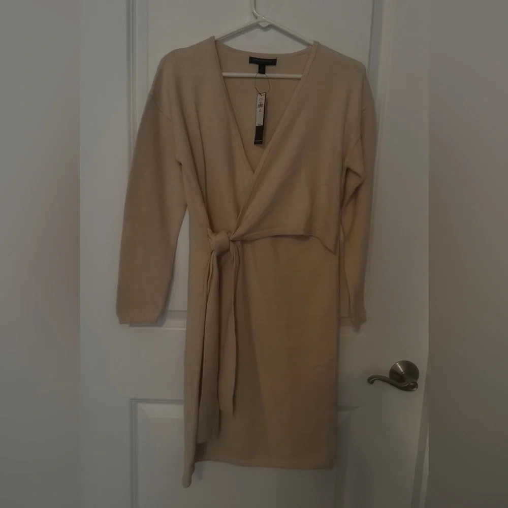 Banana Republic Long Sleeve Wrap Dress in Cream Color - Picture 6 of 7